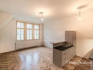 Pronájem bytu 2+kk, Praha - Staré Město, Kaprova, 60 m2