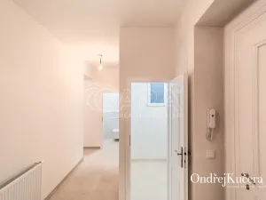 Pronájem bytu 2+kk, Praha - Staré Město, Kaprova, 60 m2