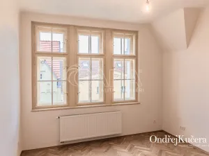 Pronájem bytu 2+kk, Praha - Staré Město, Kaprova, 60 m2