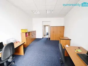Pronájem kanceláře, Mariánské Lázně, třída Vítězství, 48 m2