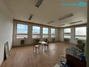 Pronájem kanceláře, Mariánské Lázně, třída Vítězství, 48 m2