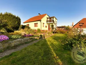 Prodej rodinného domu, Černuc, 240 m2