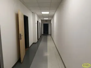 Pronájem kanceláře, Chropyně, 600 m2