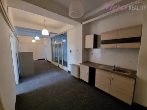 Pronájem kanceláře, Uherské Hradiště, Tř. Maršála Malinovského, 23 m2