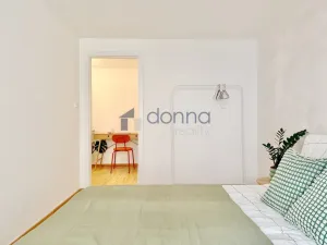 Pronájem bytu 3+1, Praha, Milíčova, 90 m2