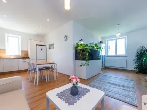 Prodej bytu 3+kk, Šestajovice, Komenského, 77 m2