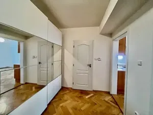Pronájem bytu 2+kk, Praha - Žižkov, Radhošťská, 49 m2