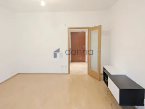 Pronájem bytu 1+kk, Praha, Mikanova, 40 m2