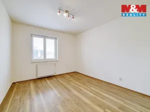 Prodej bytu 4+1, Cheb, Májová, 110 m2