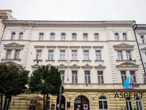 Pronájem restaurace, Praha - Bubeneč, Šmeralova, 114 m2