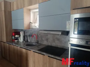 Prodej rodinného domu, Hořiněves, 82 m2