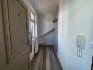 Pronájem bytu 1+kk, Praha - Vršovice, Sevastopolská, 34 m2