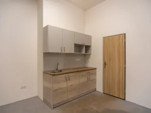 Pronájem skladu, Trutnov - Bojiště, Svojšova, 95 m2