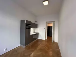 Pronájem bytu 1+kk, Praha - Bubeneč, Korunovační, 28 m2