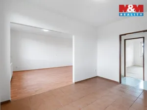 Prodej bytu 3+1, Srby, 72 m2