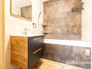 Pronájem bytu 2+1, Praha - Kobylisy, Paláskova, 55 m2