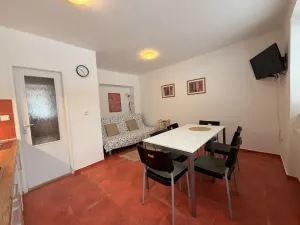 Prodej apartmánu, Staré Město - Stříbrnice, 56 m2