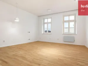 Pronájem bytu 3+kk, Opava, Dolní náměstí, 100 m2