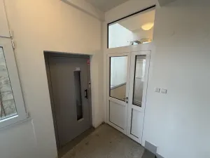 Pronájem bytu 2+kk, Praha - Žižkov, Křišťanova, 41 m2