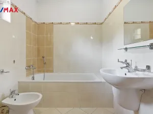 Prodej rodinného domu, Karlovy Vary, Za Motelem, 137 m2