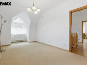 Prodej rodinného domu, Karlovy Vary, Za Motelem, 137 m2