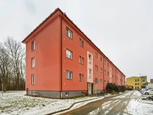 Prodej bytu 2+1, Rybitví, Činžovních domů, 58 m2