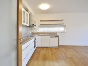 Pronájem bytu 2+kk, Praha, Zakšínská, 56 m2