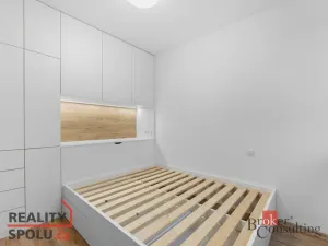 Pronájem bytu 2+kk, Hradec Králové, Pod Svahem, 50 m2