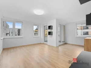 Pronájem bytu 2+kk, Hradec Králové, Pod Svahem, 50 m2