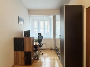 Prodej bytu 2+kk, Praha - Smíchov, Pechlátova, 39 m2