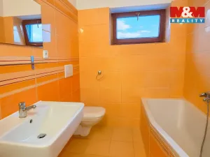 Pronájem bytu 2+1, Chvaletice, Dukelská, 46 m2