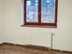 Pronájem bytu 2+1, Chvaletice, Dukelská, 46 m2