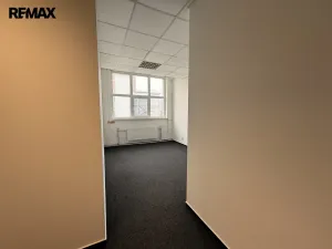 Pronájem kanceláře, Zlín, Vavrečkova, 146 m2