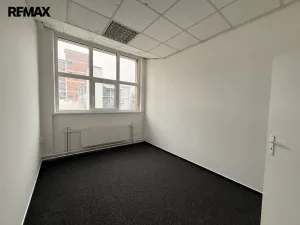 Pronájem kanceláře, Zlín, Vavrečkova, 146 m2