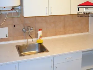 Pronájem kanceláře, Praha - Nové Město, Zlatnická, 29 m2