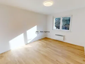 Pronájem bytu 2+1, Praha - Letňany, Vamberská, 54 m2