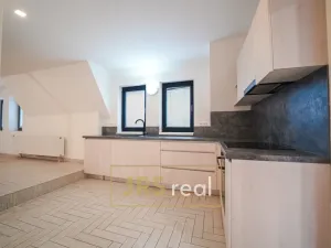 Prodej komerční nemovitosti, Hovorany, 141 m2