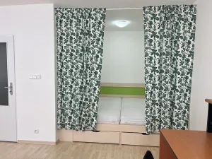 Pronájem bytu 1+kk, Praha - Záběhlice, Topolová, 31 m2