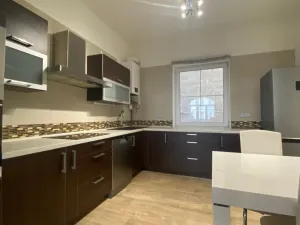 Pronájem bytu 2+1, Opava - Předměstí, Komenského, 69 m2