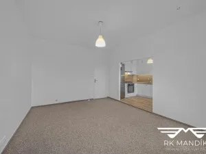 Pronájem bytu 2+kk, Praha - Kobylisy, Kobyliské náměstí, 56 m2