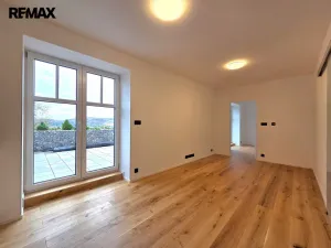 Pronájem bytu 2+kk, Všenory, Nad Burzou, 39 m2