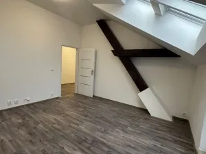 Pronájem bytu 2+kk, Cheb, Židovská, 64 m2