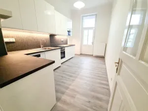 Pronájem bytu 3+1, Praha - Holešovice, Komunardů, 85 m2