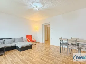 Prodej bytu 2+1, Sezemice, Spojovací, 58 m2