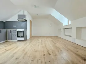 Pronájem bytu 1+kk, Třebotov, Hlavní, 36 m2