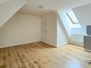 Pronájem bytu 1+kk, Třebotov, Hlavní, 36 m2