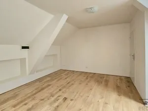 Pronájem bytu 1+kk, Třebotov, Hlavní, 36 m2