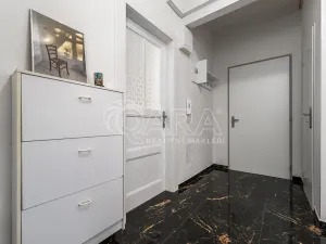 Prodej bytu 2+kk, Praha - Vinohrady, Lužická, 49 m2