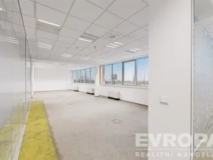 Pronájem kanceláře, Praha - Nusle, Doudlebská, 956 m2