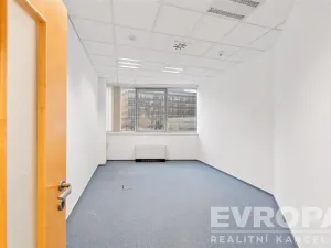 Pronájem kanceláře, Praha - Nusle, Doudlebská, 956 m2